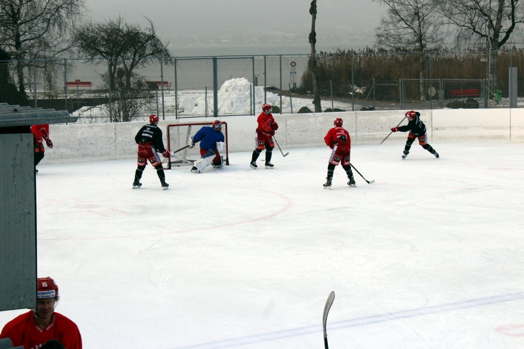 Training auf dem Aussenfeld